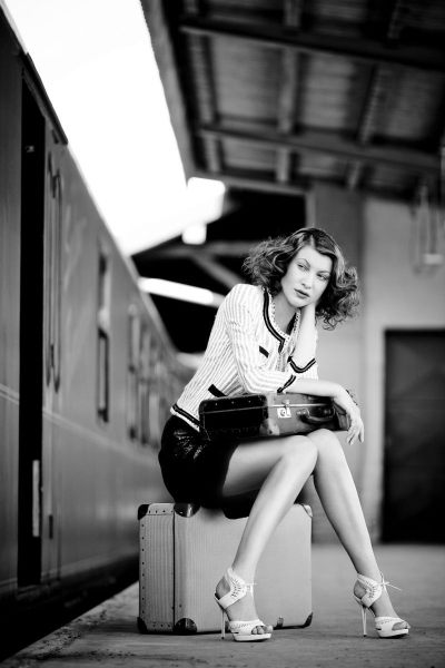 Anna Koop, black and white, women
