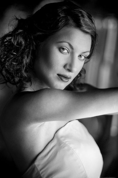 Anna Koop, black and white, women