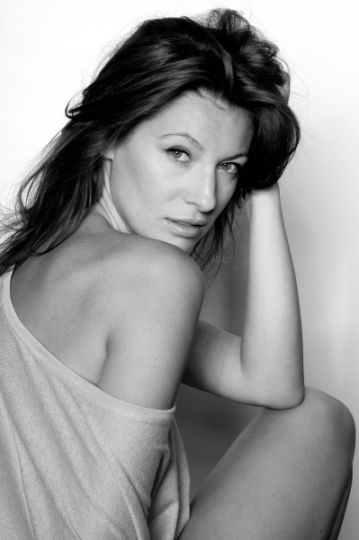 Anna Koop, black and white, women